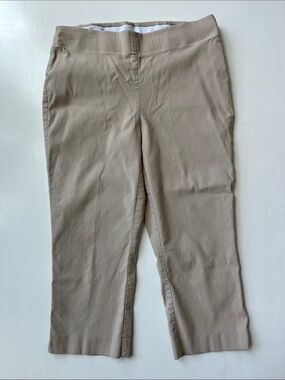 CHICO’s Classic Beige Cropped Pants